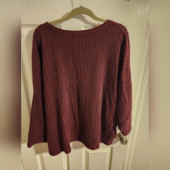 Old Navy Oversized Sweater - Picture 3 of 3